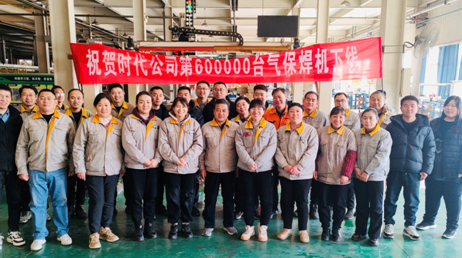 風(fēng)雨中馳而不息，奮斗中砥礪前行